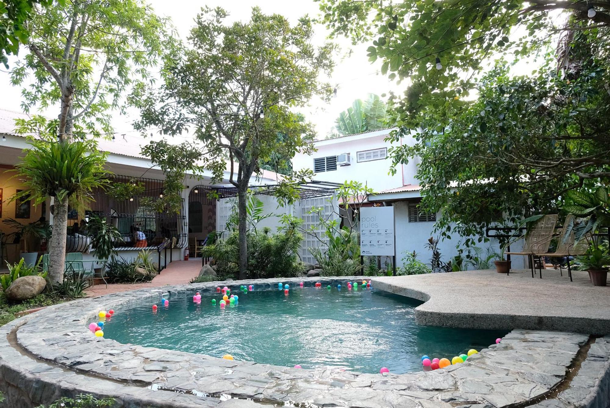 Mad Monkey Dumaguete Hostel Dumaguete City Exterior photo